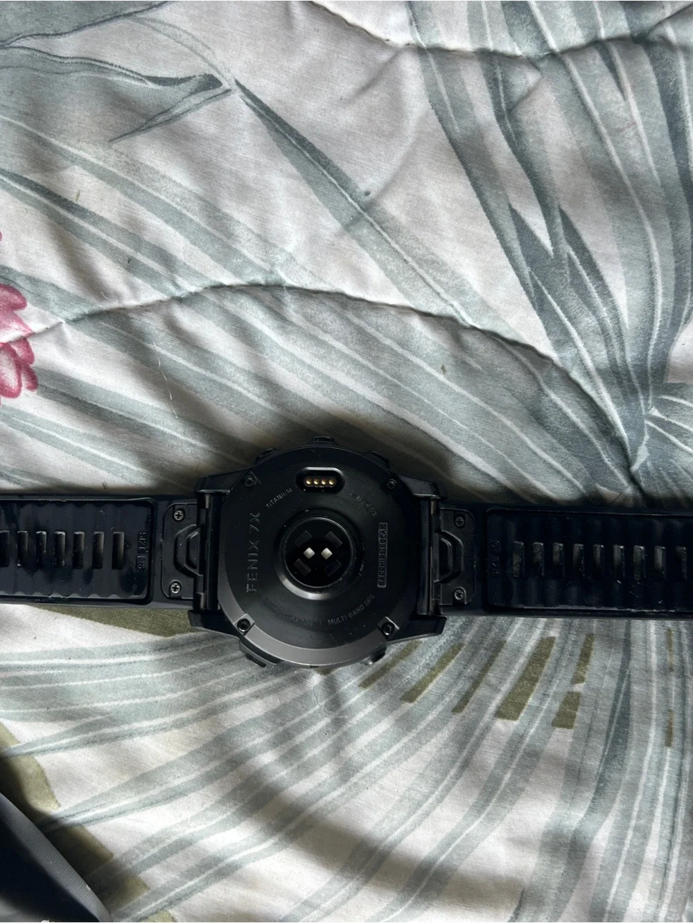 Garmin Fenix 7X Sapphire Solar 51mm Black Smartwatch. Flashlight on this watch.
